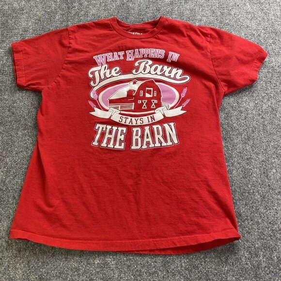 T Shirt‎ Womens Large Red What Happens in the Barn Stays in the Barn Lifestyle - Picture 1 of 7